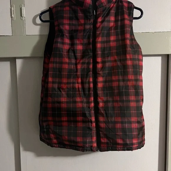 Women’s M Merona Puffer Vest - Reversible - Picture 4 of 13